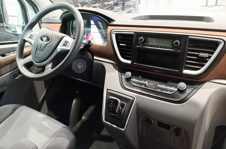 Конкурент ГАЗели с 6-ступенчатым «автоматом»: в Татарстане начали собирать обновленные Sollers Atlant - 2 Конкурент ГАЗели с 6-ступенчатым «автоматом»: в Татарстане начали собирать обновленные Sollers Atlant