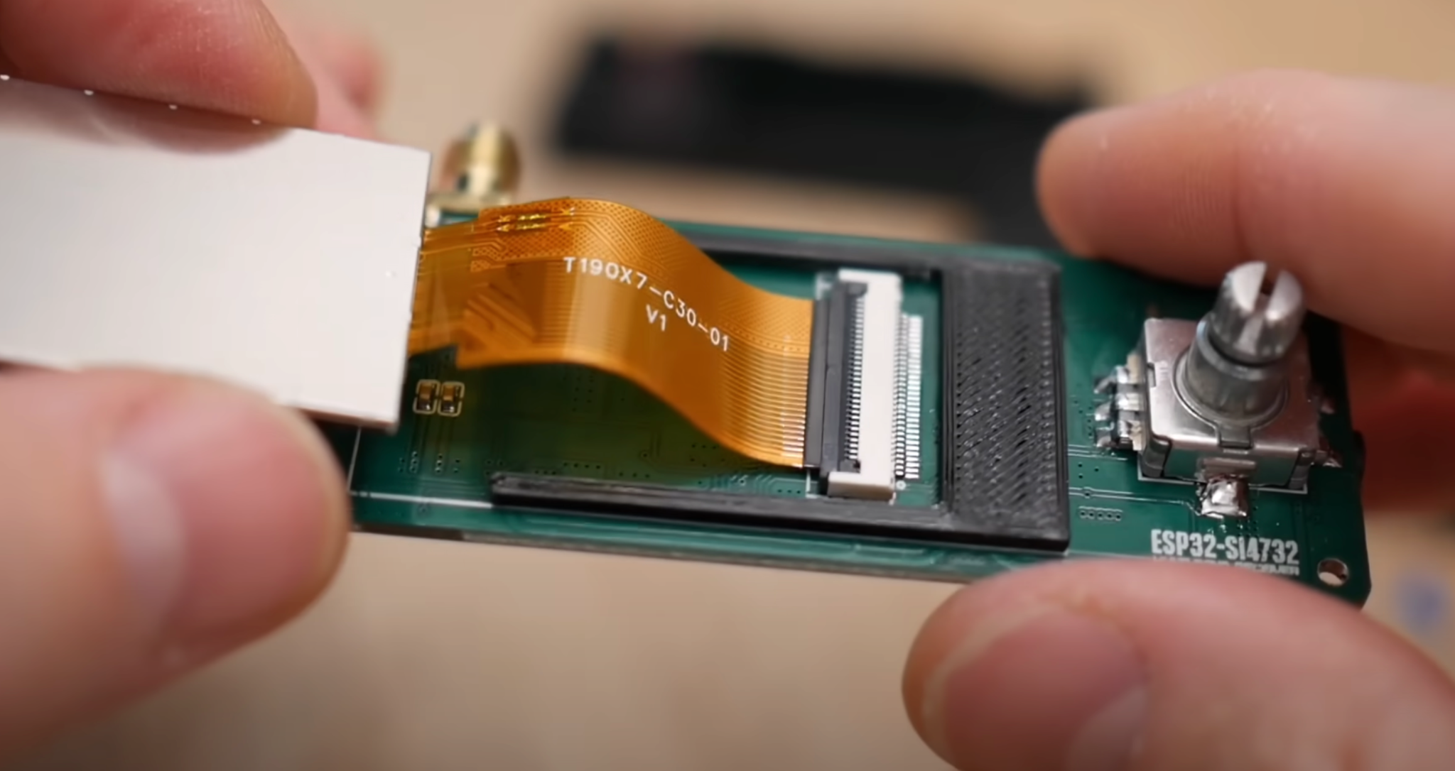 Фронтальная часть платы (источник изображения)