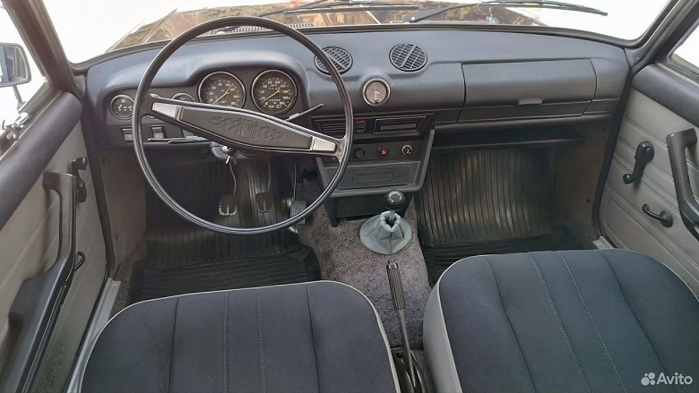 «Лысый» ВАЗ-2106 выставили на продажу в России: 500 тыс. рублей за «редкость редкую» - 3 «Лысый» ВАЗ-2106 выставили на продажу в России: 500 тыс. рублей за «редкость редкую»