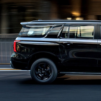 С рамой, 8-ступенчатым &laquo;автоматом&raquo; и полным приводом, но теперь совершенно чёрный: рассекречен Haval H5 2025