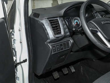 Таким будет салон нового минивэна АвтоВАЗа под брендом SKM: опубликованы фото интерьера