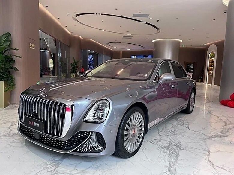 В России начали предлагать китайский заменитель Bentley и Mercedes-Maybach: Hongqi L1 оказался на 12 млн рублей дороже нового Mercedes-Maybach S 580