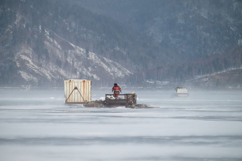 Возможности телескопа Baikal-GVD по изучению нейтрино станут шире: на объекте монтируют 14-й кластер детекторов