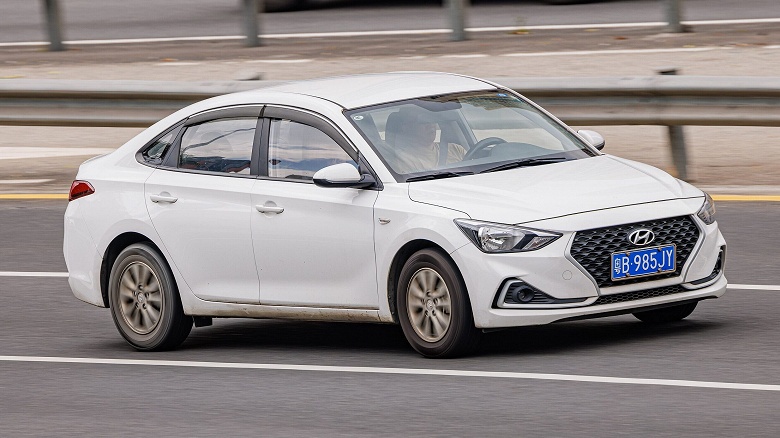 Больше Hyundai Solaris, но с теми же 1,6-литровым ДВС и 6-ступенчатым &laquo;автоматом&raquo; &mdash; дешевле Lada Vesta, Solaris HS и &laquo;Москвича 6&raquo;. В России подешевели Hyundai Celesta