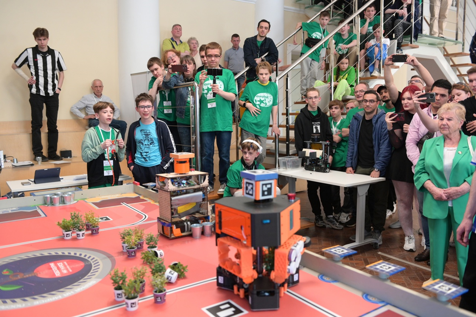 Использование лидара от робота-пылесоса для системы предотвращения столкновений в автономных роботах - 9