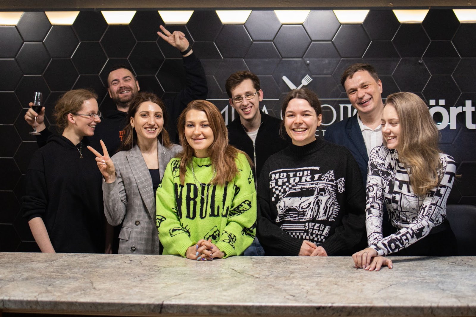 А со стороны мы все красивые, молодые и местами успешные