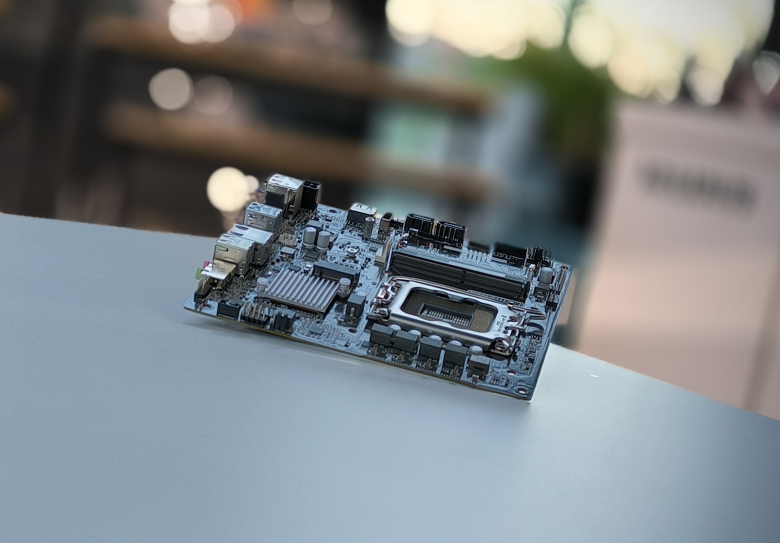 Материнская плата AQH610T Материнская плата AQH610T