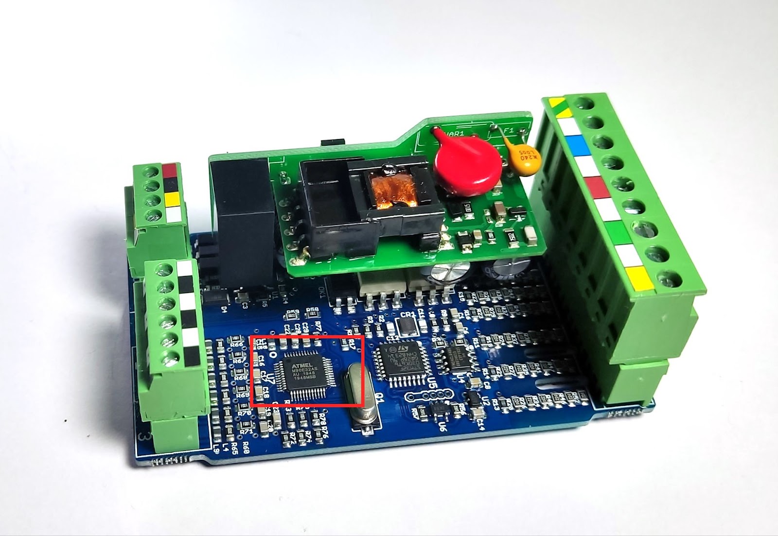 Микросхема ATM90E32AS в многоканальном измерителе параметров электрической сети WB-MAP3E 