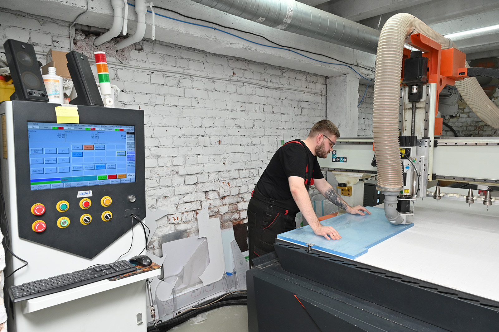 Фрезерование изделия из оргстекла