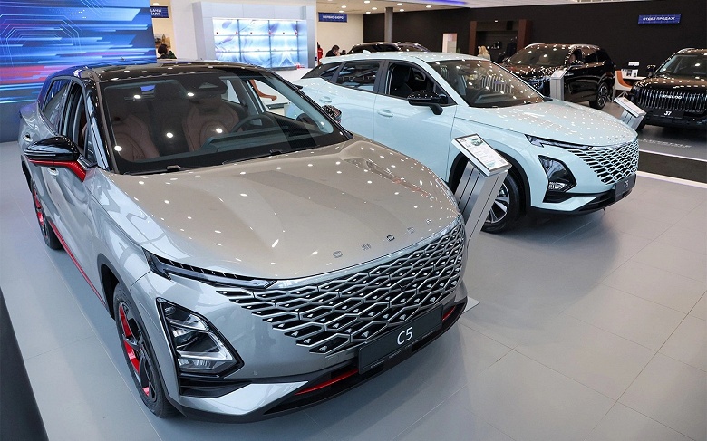 &laquo;Мы это не очень любим. Лояльных клиентов нет, покупают машину той марки, которая даст большую скидку&raquo;. Россию ждут ценовые войны в 2025 году, по прогнозу главы &laquo;Рольфа&raquo;