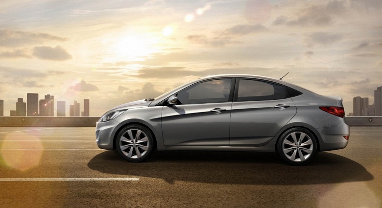 Таких уже не выпускают: один из первых Hyundai Solaris в состоянии нового авто продают гораздо дешевле нового Solaris HS