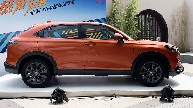 Японский кроссовер Honda дешевле Lada Vesta и сильно дешевле Geely Coolray. Новый Honda XR-V предлагают в России за 2,15 млн рублей