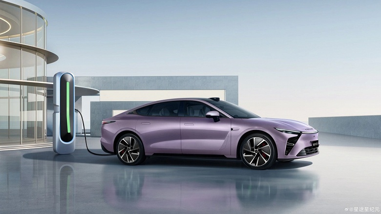 Замена Honda Accord, Mazda 6 и Toyota Camry с запасом хода более 1600 км &mdash; от 21 000 долларов. Представлен Exeed Sterra ES