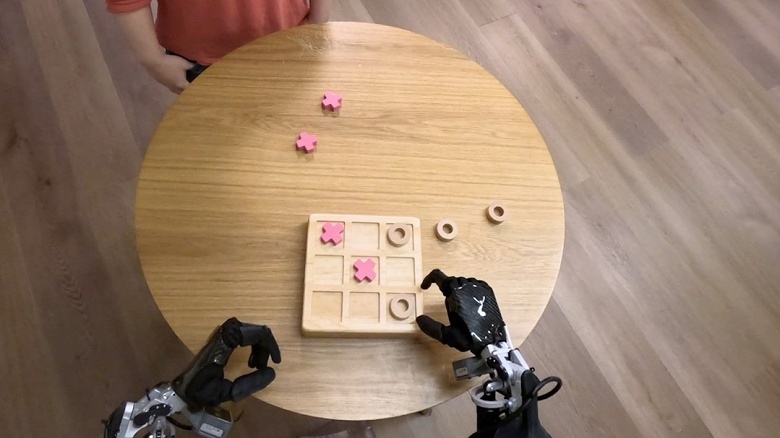 Google DeepMind подключила языковую модель Gemini к роботам для выполнения команд без предварительного обучения - 1 Google DeepMind подключила языковую модель Gemini к роботам для выполнения команд без предварительного обучения