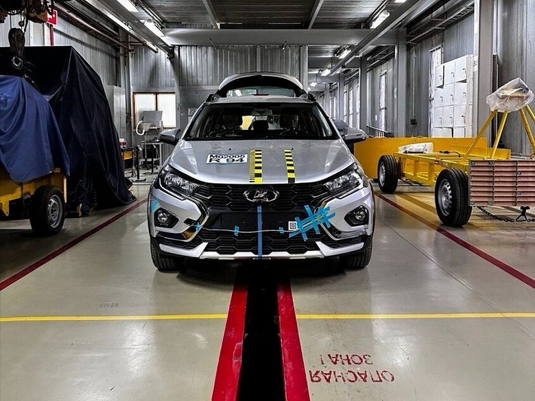 Lada Iskra не уступает иномаркам того же класса. Модель прошла 84 краш-теста - 1 Lada Iskra не уступает иномаркам того же класса. Модель прошла 84 краш-теста