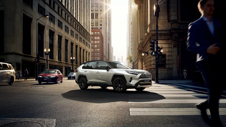 «АвтоВзгляд»: Toyota официально вернется в Россию с моделями Land Cruiser Prado и RAV4. Camry пока не ждут - 2 «АвтоВзгляд»: Toyota официально вернется в Россию с моделями Land Cruiser Prado и RAV4. Camry пока не ждут