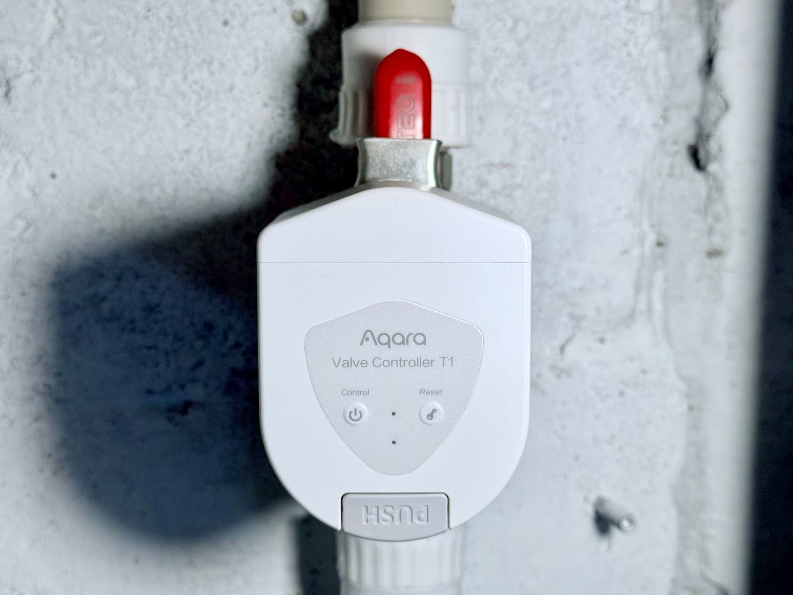 Aqara Valve Controller T1 со стороны панели управления 