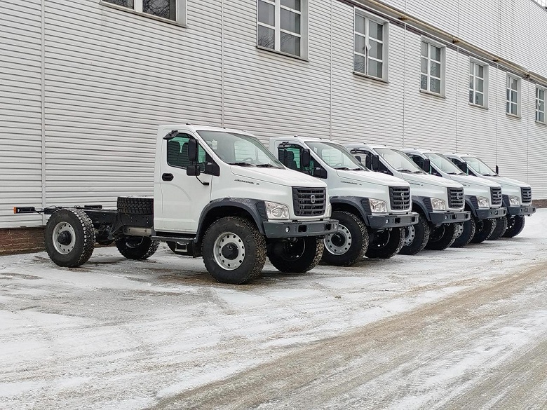 Полный привод, высокая проходимость, пневматическая подвеска и не только. Запущено серийное производство ГАЗ &laquo;Садко 9&raquo;