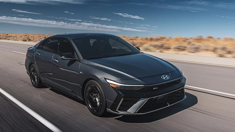 В Россию наладили массовые поставки Hyundai Elantra, а цена упала ниже 2 млн рублей — новинка гораздо дешевле «Москвича 6» - 1 В Россию наладили массовые поставки Hyundai Elantra, а цена упала ниже 2 млн рублей — новинка гораздо дешевле «Москвича 6»