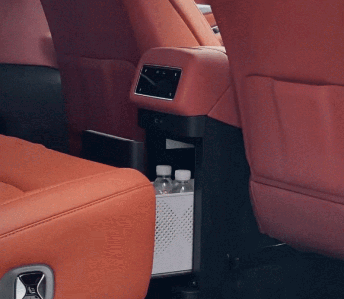 Более 1000 л.с., более 1000 В и зарядка быстрее, чем у смартфона, даже при -30 °C — за $40 000. К дилерам прибыли BYD Tang L - 4 Более 1000 л.с., более 1000 В и зарядка быстрее, чем у смартфона, даже при -30 °C — за $40 000. К дилерам прибыли BYD Tang L