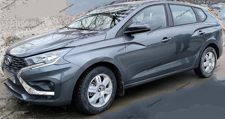 Серийный универсал Lada Iskra показали вживую. Сборка идёт, но скоро стартует массовое производство сразу трёх версий