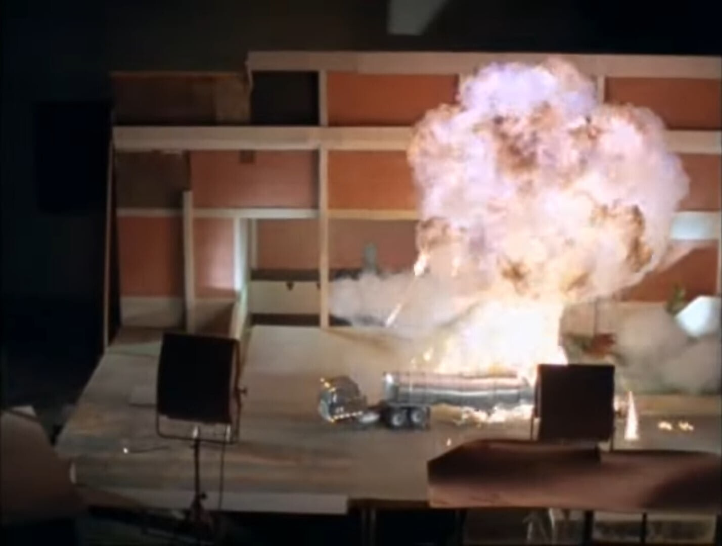 Жизнь и творчество режиссёра Джеймса Кэмерона — Часть 2. Хорошая ночь для прогулки - 119