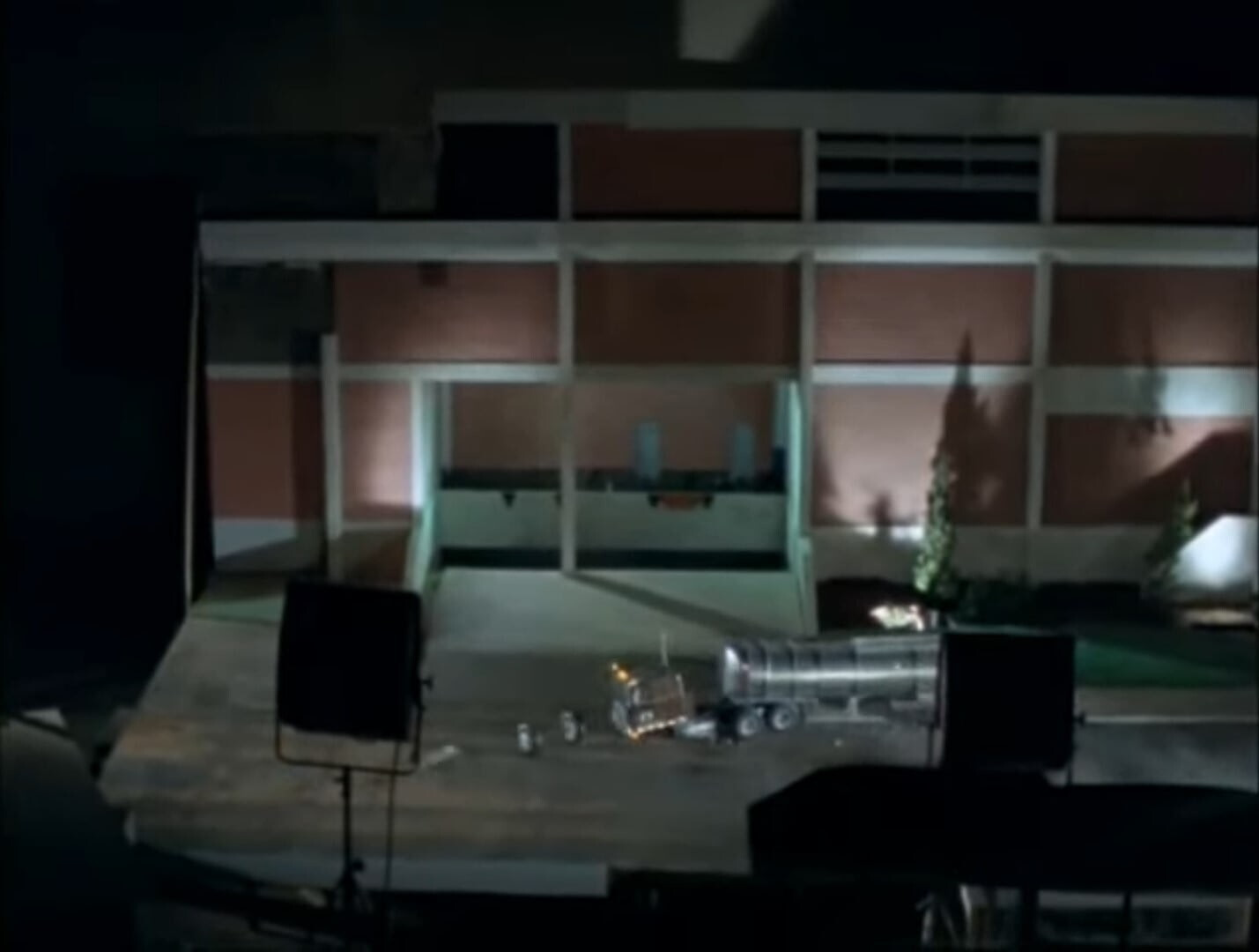 Жизнь и творчество режиссёра Джеймса Кэмерона — Часть 2. Хорошая ночь для прогулки - 120