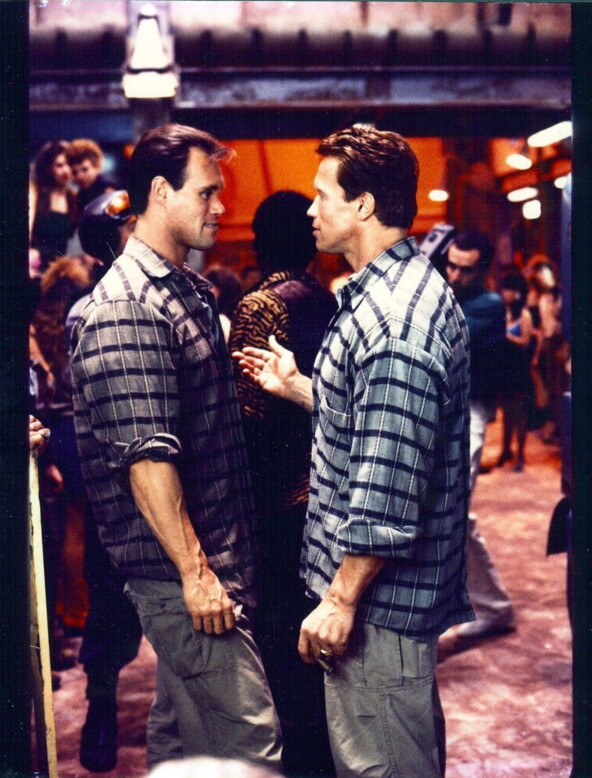 Питер Кент и Арнольд на площадке «Вспомнить всё» (1990)