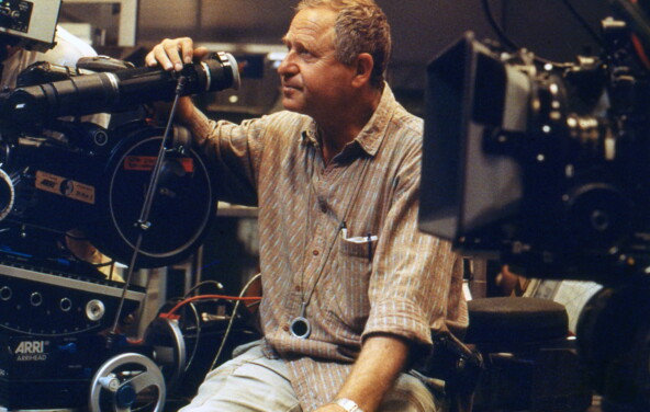 <p> Адам Гринберг на съёмках «T2». (Несмотря на ограниченный бюджет, продюсеры старались заполучить лучшие возможные кадры: так оператором фильма стал Гринберг, выходец из Израиля c большим опытом работы в кино, но являвшийся тогда новичком в Голливуде.) </p>