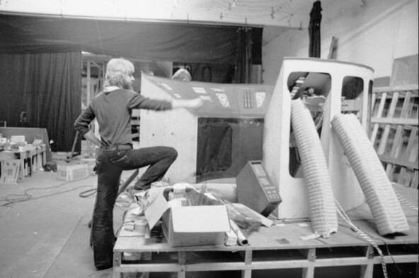 Кэмерон за работой в New World Pictures