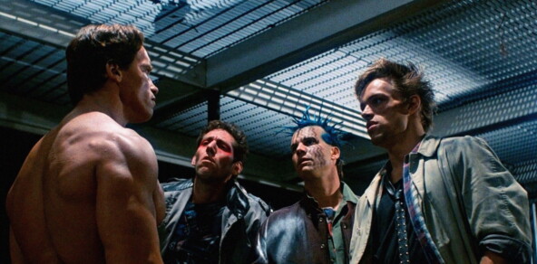 Доподлинно известно, что актёр Брайан Томпсон (справа), дебютировавший в «Терминаторе», снимался в сцене с панками оба раза