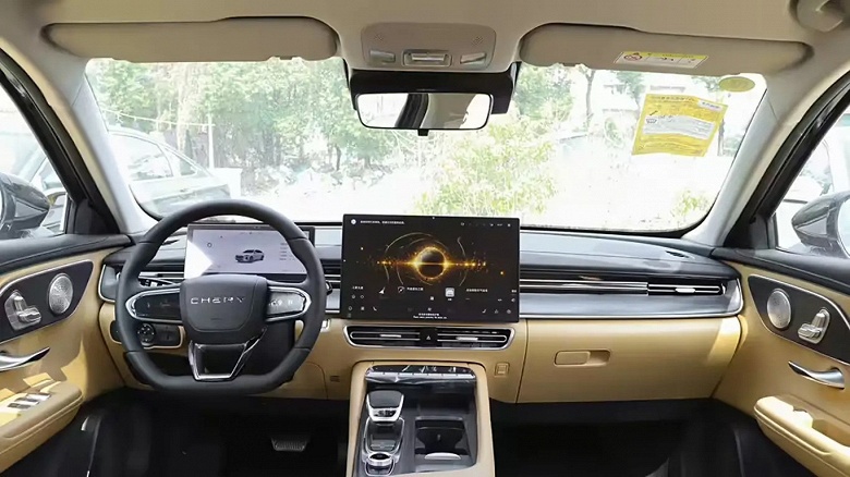 Дешёвый аналог Toyota Camry с дизайном Audi, который ждут в России с более мощным мотором. Продажи нового Chery Arrizo 8 Pro начнутся 22 марта в Китае