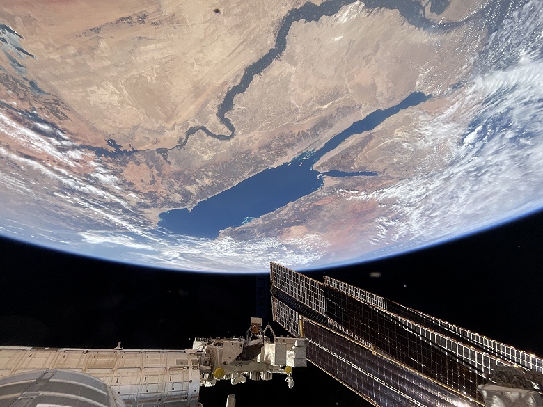 Эффектные снимки Земли с высоты 400 км. Роскосмос показал свежую подборку с МКС - 1 Эффектные снимки Земли с высоты 400 км. Роскосмос показал свежую подборку с МКС