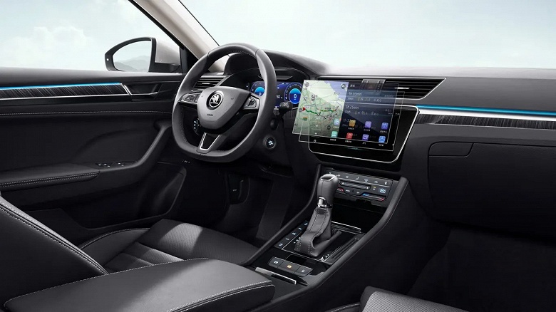 В России начали продавать Skoda Superb 2025 с адаптивной подвеской &mdash; недорого