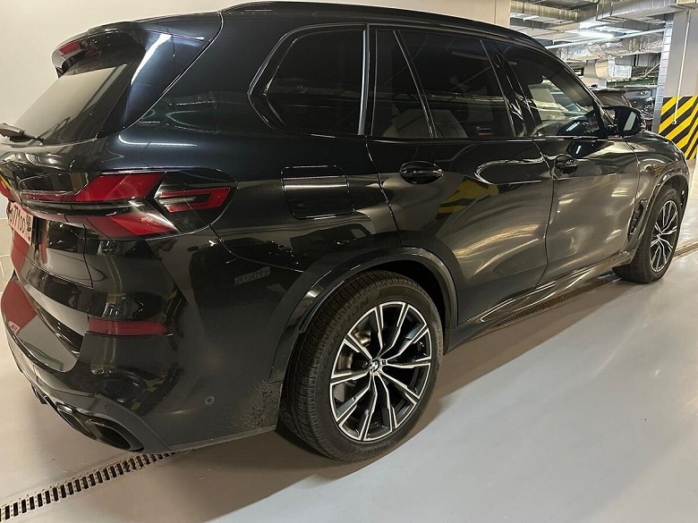 В России продают неубиваемый BMW X5 &mdash; это самый дорогой автомобиль бренда в нашей стране