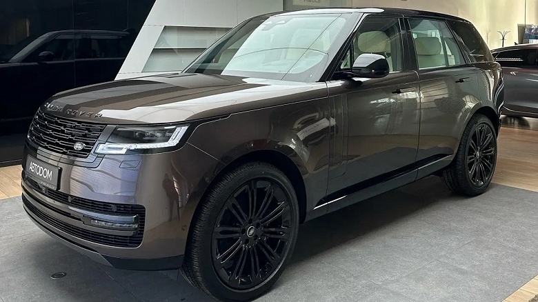 3,0 л, 400 л.с., автоматическая коробка ZF и адаптивная подвеска. В России появился новейший Range Rover P400 MHEV в уникальном цвете