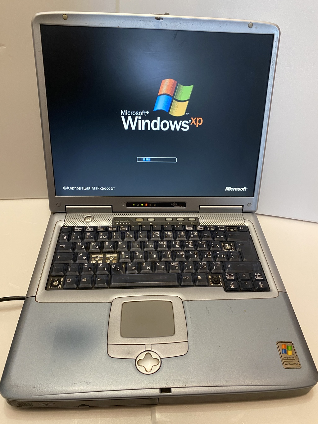 Милый Amilo. Винтажный ноутбук с неожиданными характеристиками - 8