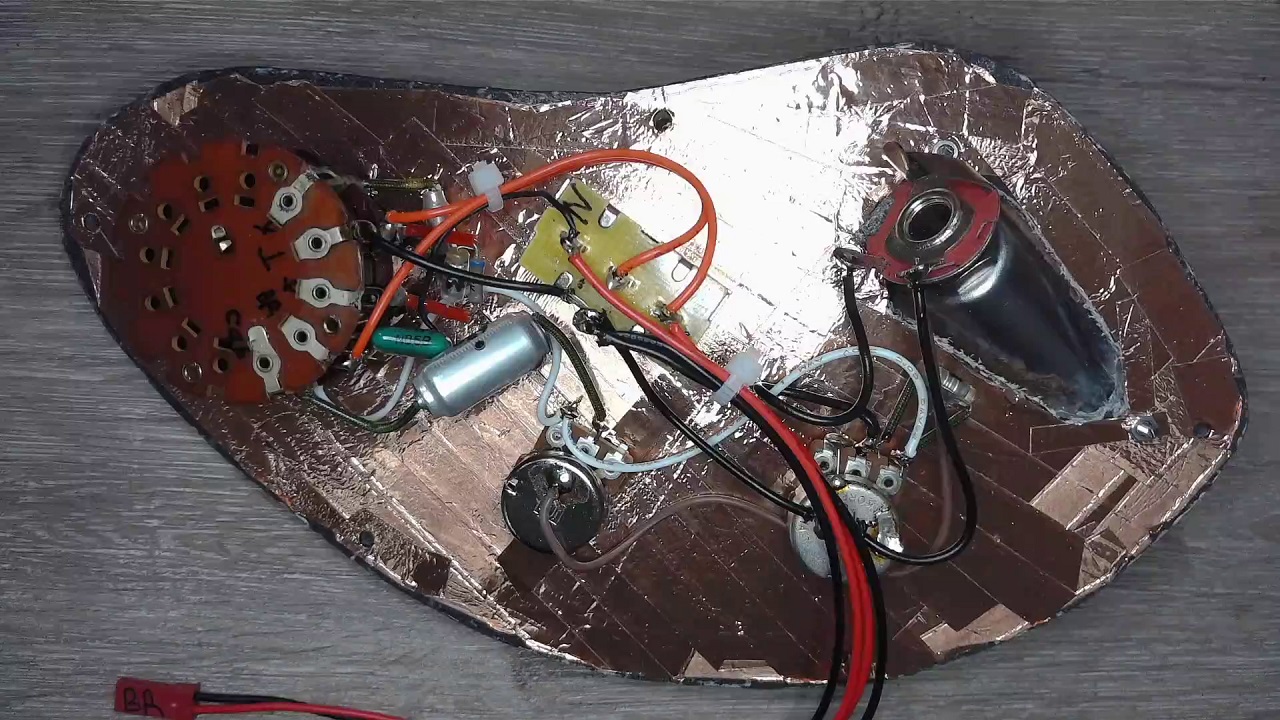 ГДР-овская электрогитара как у Каспаряна из группы Кино — Musima 25K - 38 ГДР-овская электрогитара как у Каспаряна из группы Кино — Musima 25K - 38