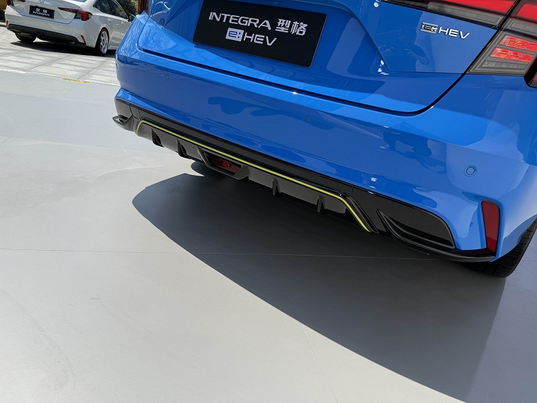 Синий с салатовым и 6-ступенчатая &laquo;механика&raquo;. Представлена Honda Integra 2025 &mdash; двойник Honda Accord за 18 тыс. долларов