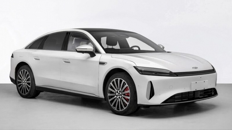 Запас хода 1400 км, расход 0,52 л/100 км и огромный комфортный салон. Chery начала приём слепых предзаказов на представительский седан Fulwin A9