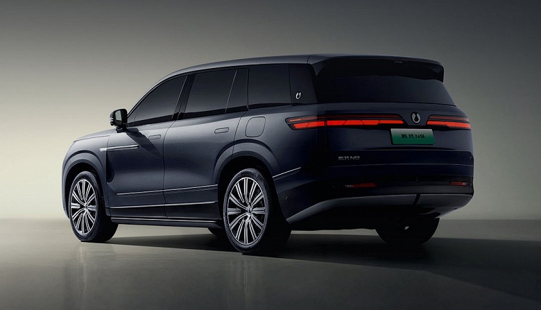 BYD показала Mercedes и BMW, каким должен быть большой премиум-внедорожник. Представлен Denza N9: 924 л.с., полный привод, 6 мест, топовое оснащение и &laquo;режим краба&raquo;