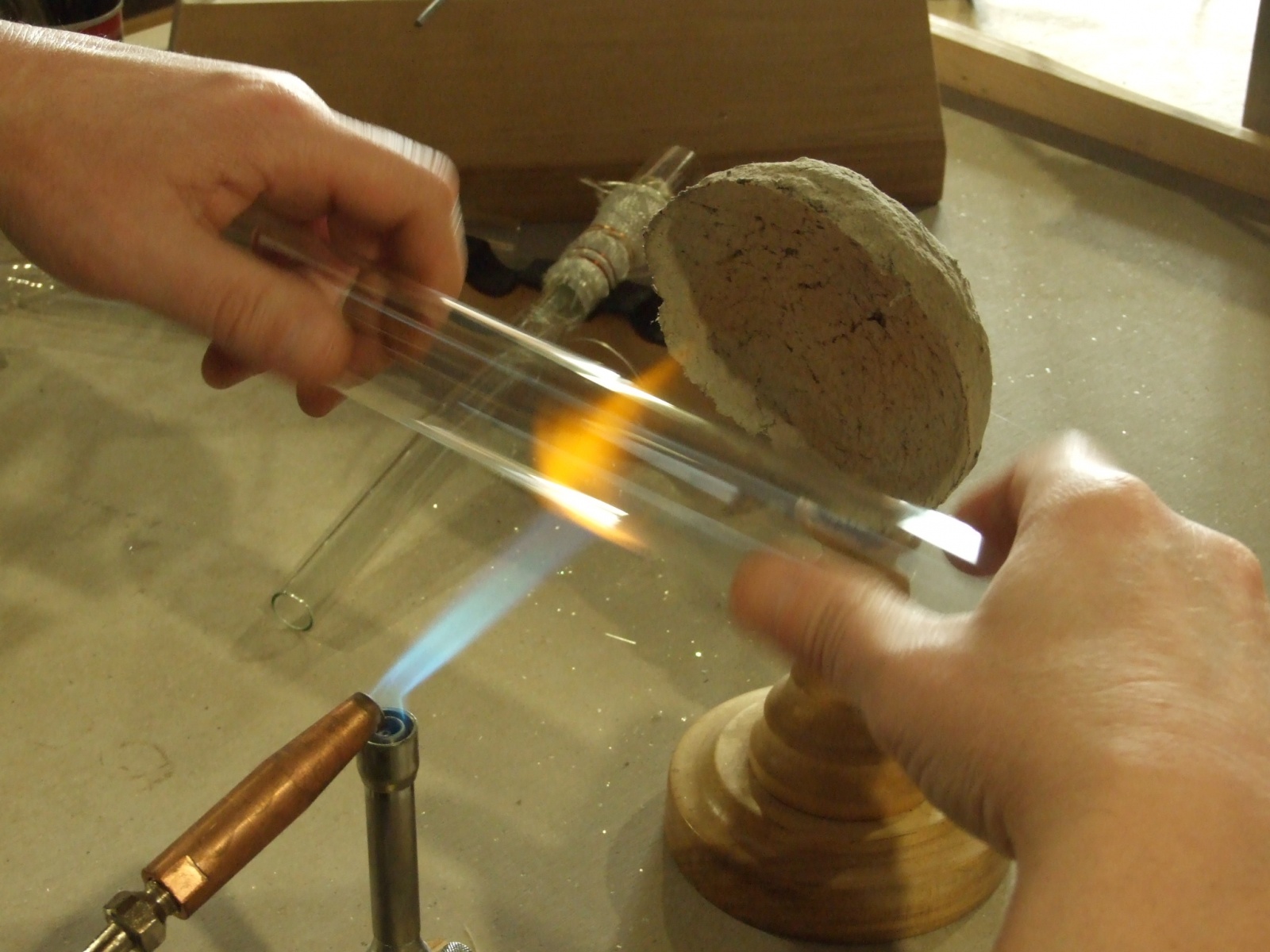 Любительское электровакуумное дело. Освоение стекла от крупных ЛДС Т12 - 14