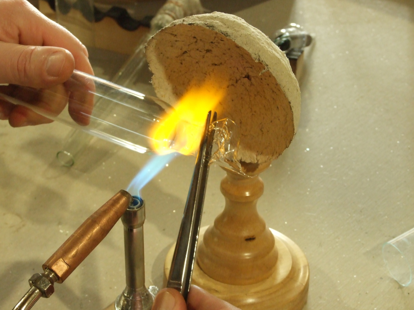 Любительское электровакуумное дело. Освоение стекла от крупных ЛДС Т12 - 16