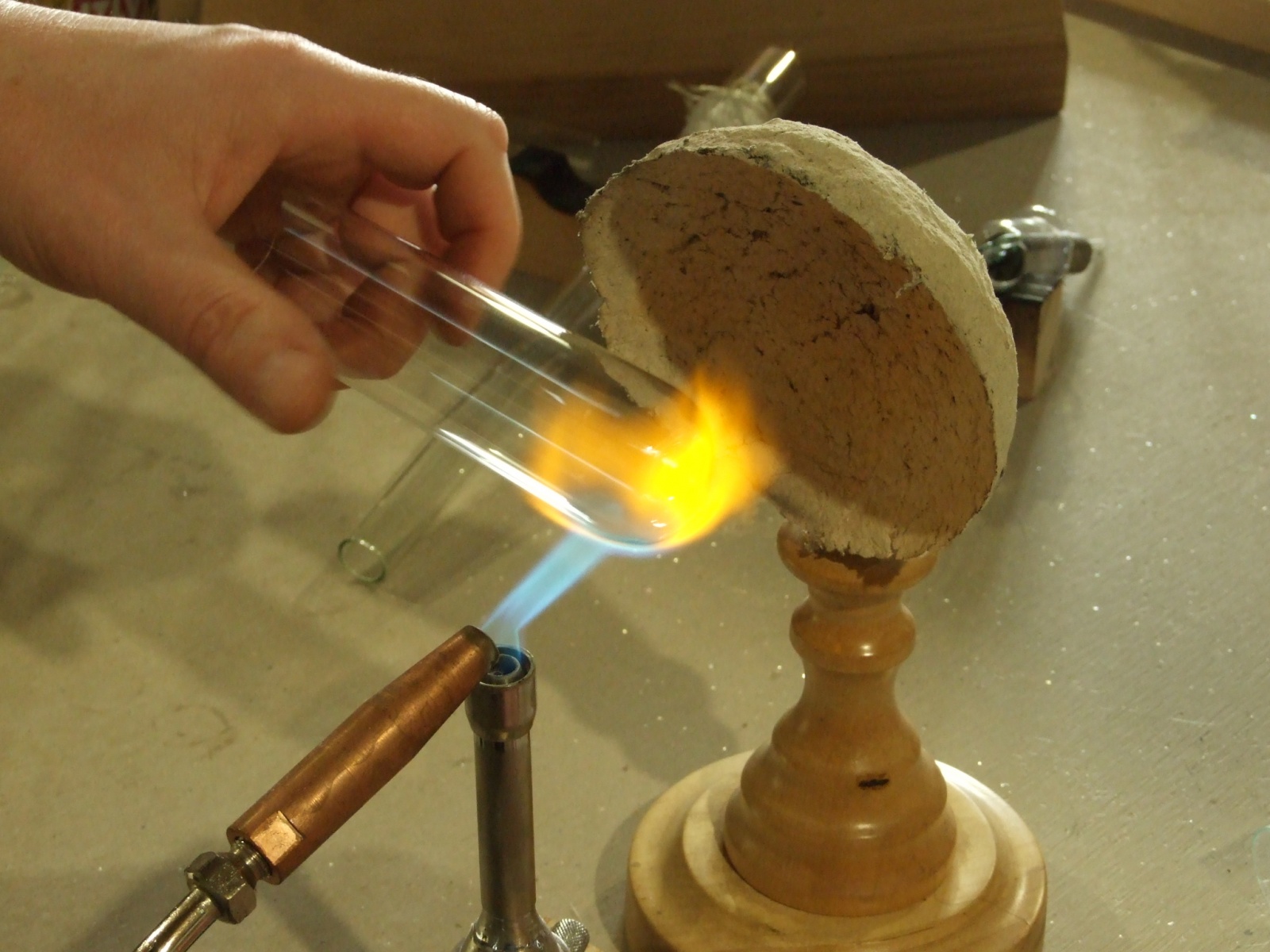 Любительское электровакуумное дело. Освоение стекла от крупных ЛДС Т12 - 17