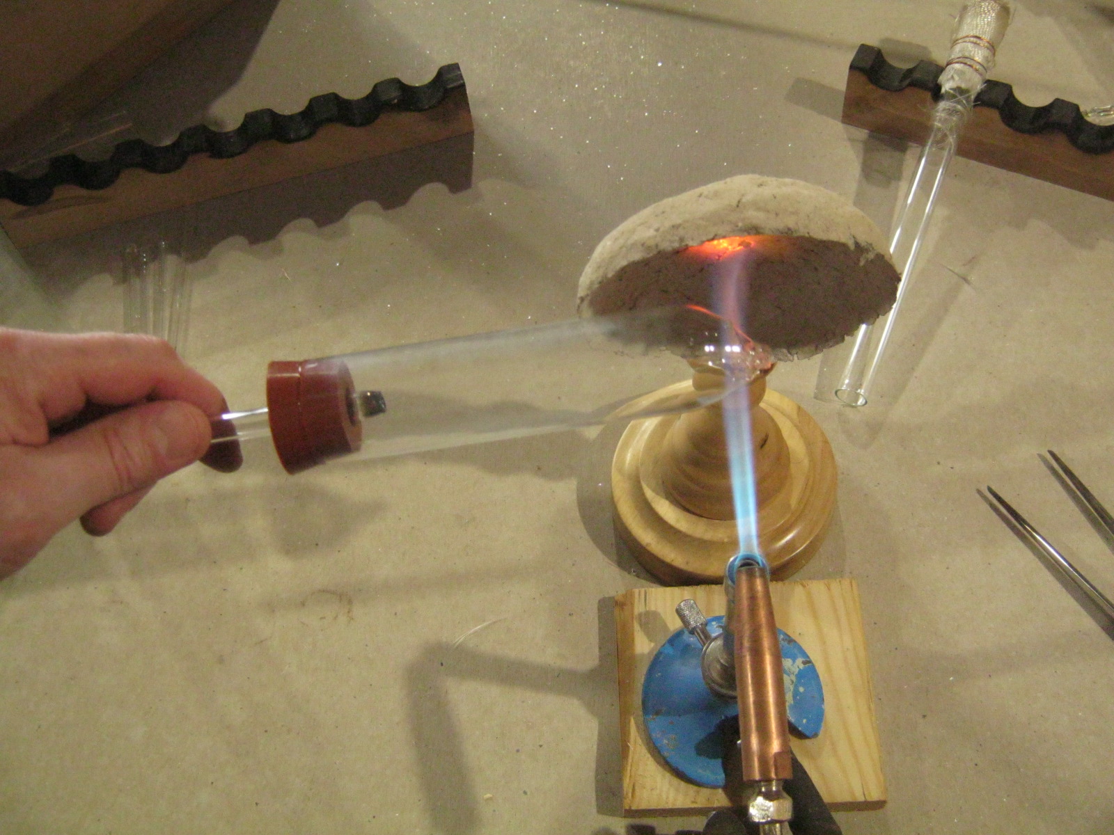 Любительское электровакуумное дело. Освоение стекла от крупных ЛДС Т12 - 18