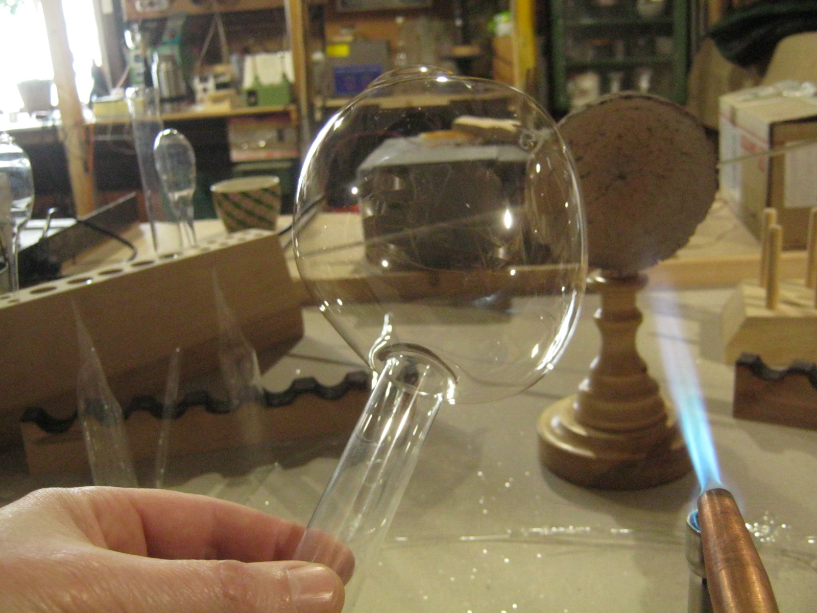Любительское электровакуумное дело. Освоение стекла от крупных ЛДС Т12 - 22