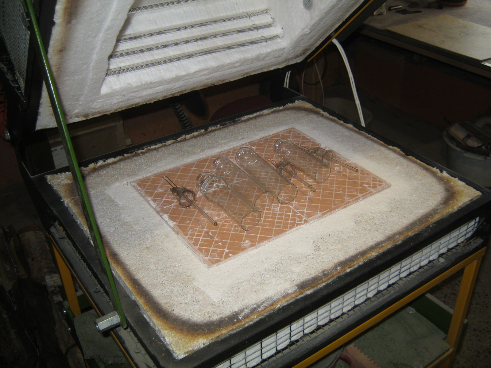 Любительское электровакуумное дело. Освоение стекла от крупных ЛДС Т12 - 31