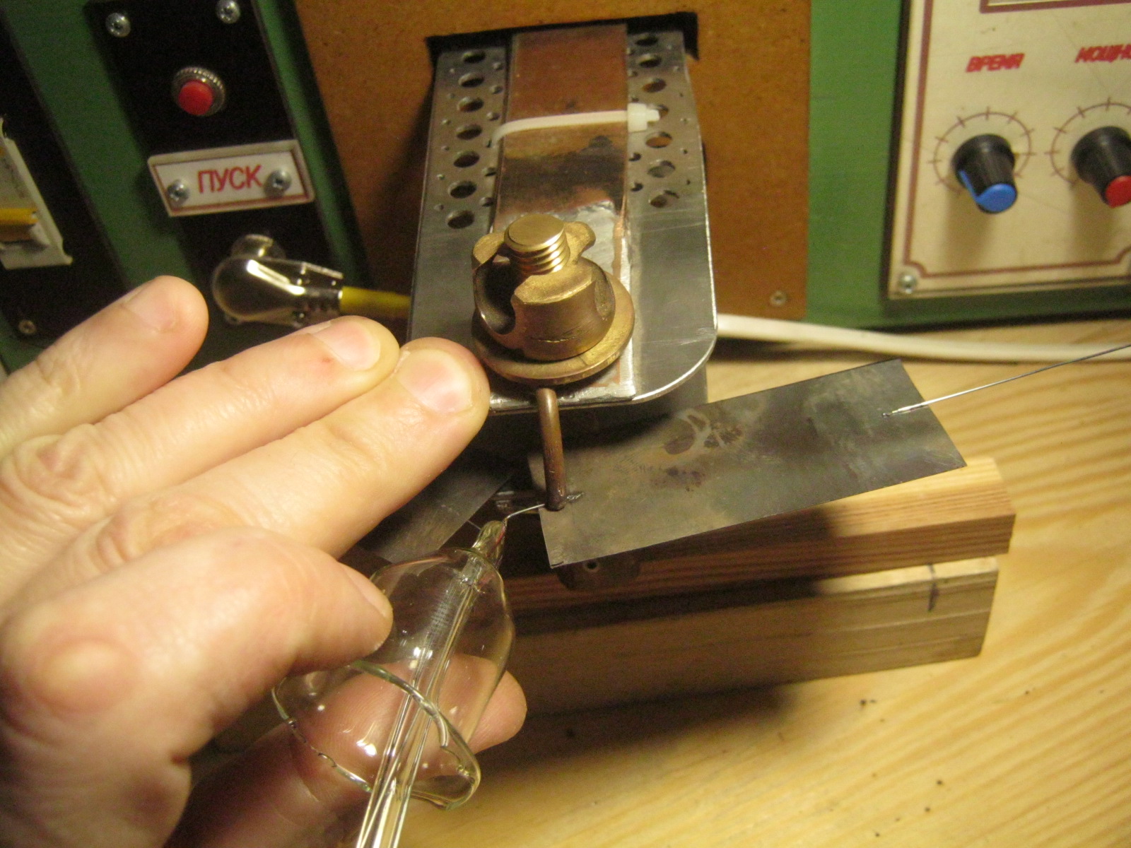 Любительское электровакуумное дело. Освоение стекла от крупных ЛДС Т12 - 33