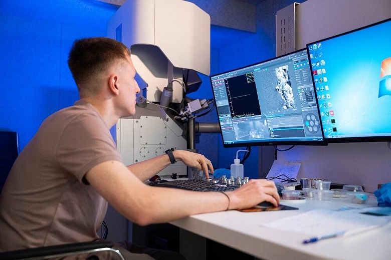 Микрообразцы меняют авиацию: Российские ученые представили технологию, благодаря которой тестирование композитов стало дешевле и быстрее