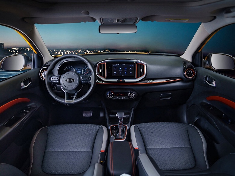 Российские дилеры распродают корейские кроссоверы Kia KX1: с учётом скидок цена на машины в наличии составляет 1,7 млн рублей